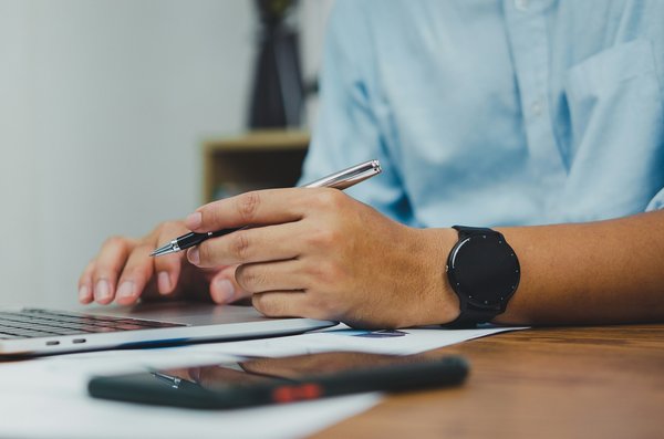 Comment les entreprises de services de santé peuvent-elles utiliser le marketing digital pour attirer des clients?